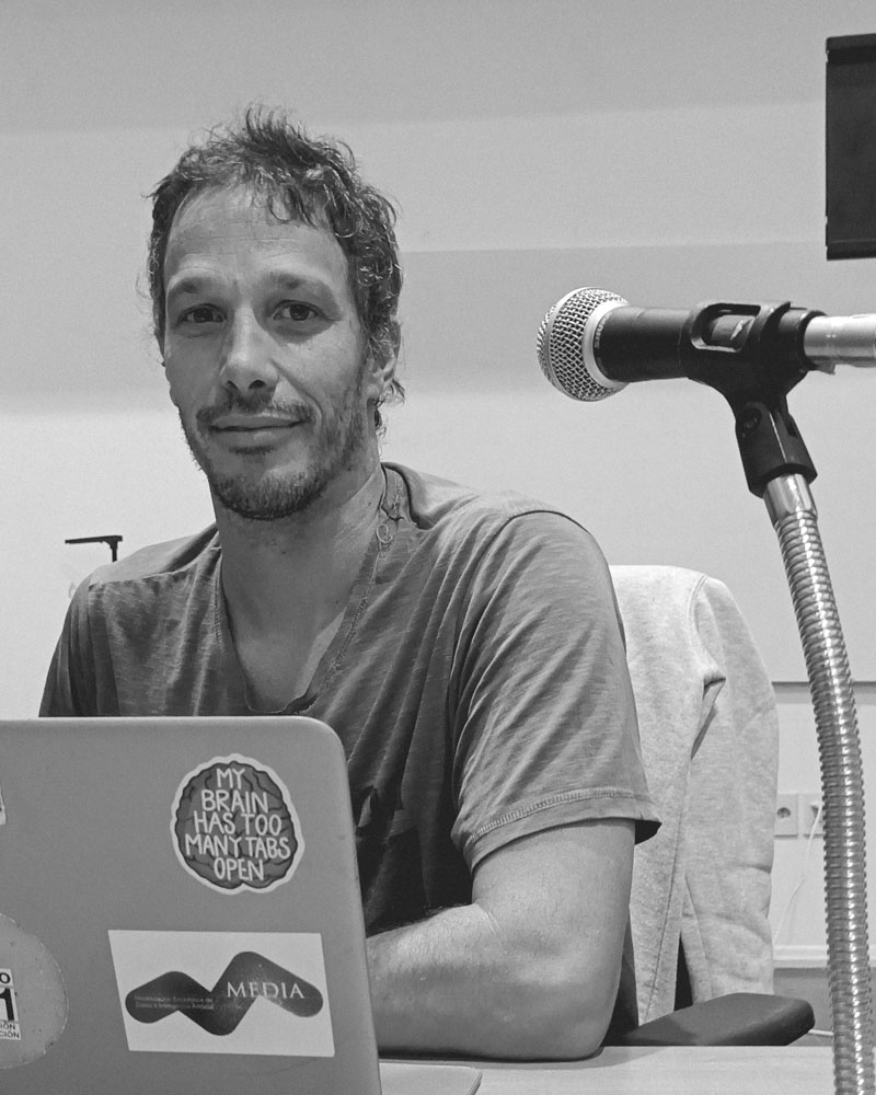 DR. ÁNGEL SEGURA